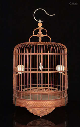 A BAMBOO CARVED STORY PATTERN BIRD CAGE