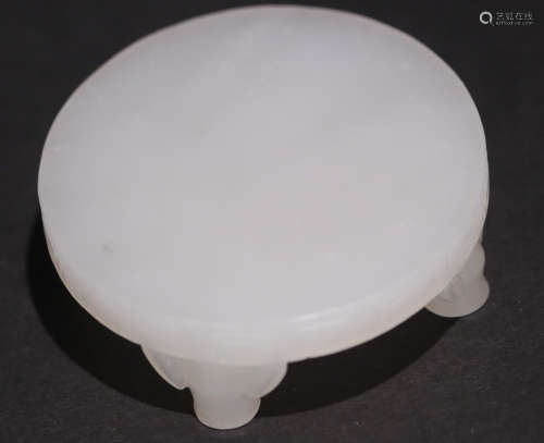 A HETIAN WHITE JADE CARVED BAMBOO PATTERN TABLE