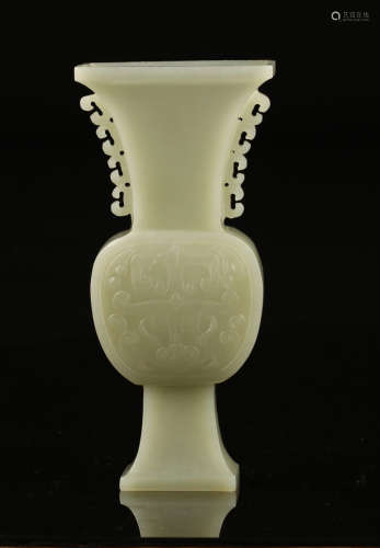 A HETIAN JADE AUSPICIOUS PATTERN CARVED BIG MOUTH VASE