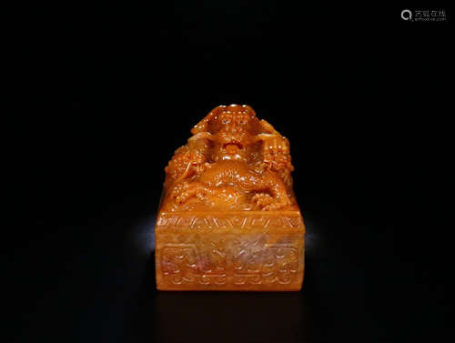 A TIANHUANG STONE CARVED DRAGON SEAL