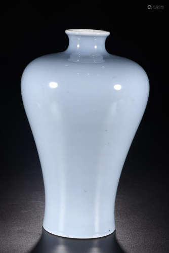 A BLUE GLAZE MEIPING VASE