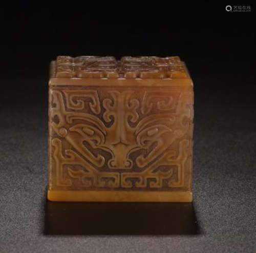 AN  AUSPICIOUS PATTERN CARVED TIANGHUANG  STONE SQUARE SEAL