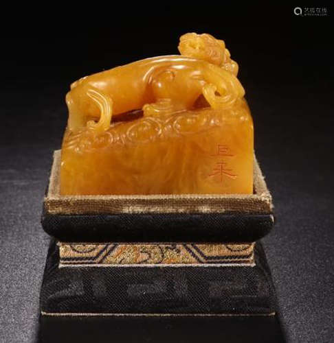 A TIANHUANG STONE DRAGON  CARVED SQUARE SEAL