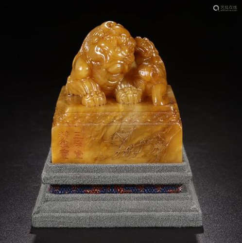 A TIANHUANG STONE LION  CARVED SQUARE SEAL