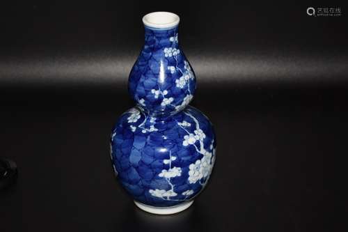 KANGXI MARK, CHINESE BLUE & WHITE VASE