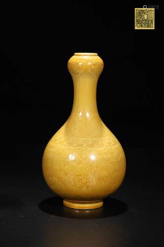 CHINESE YELLOW GLAZED VASE