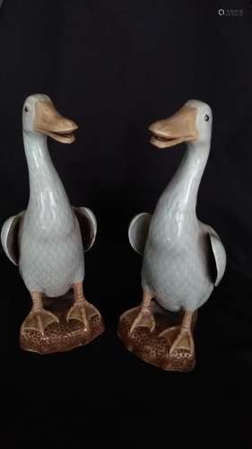 PAIR OF CHINESE FAMILLE ROSE ORNAMENT