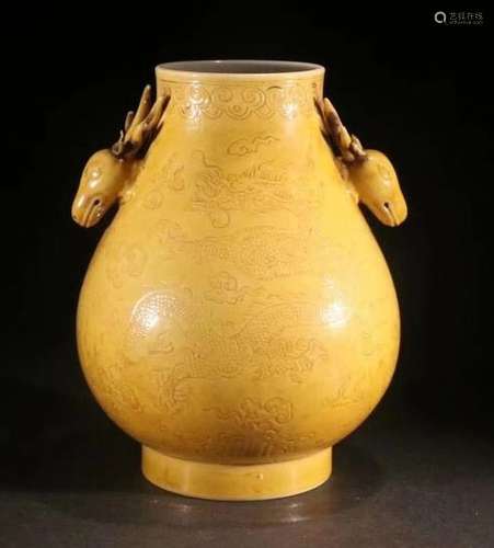 KANGXI MARK, CHINESE YELLOW-GROUND GLAZED VASE