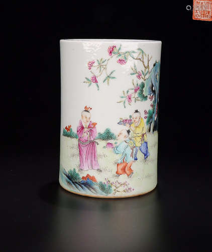 A FAMILLE ROSE CHARACTER STORY BRUSH POT