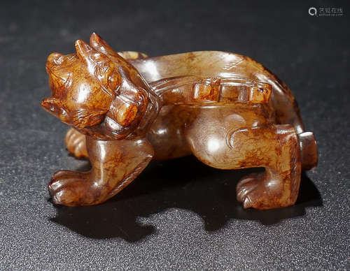 A HETIAN JADE BEAST HAND PIECE PENDANT