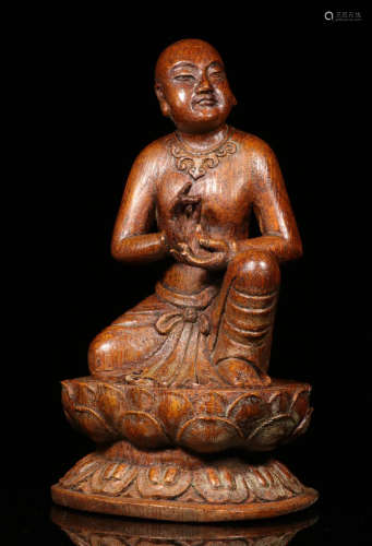 A BAMBOO ARHAT SHAPED STATUE