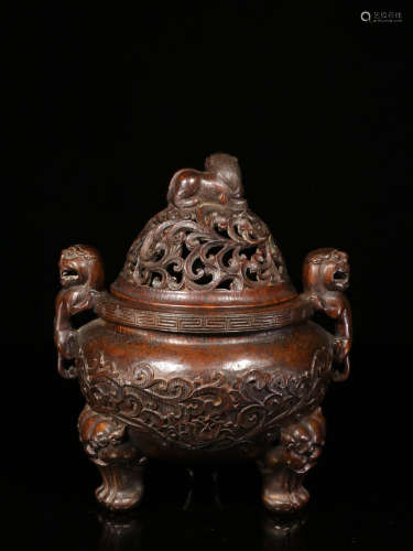 A BAMBOO CENSER WITH LION SHAPED EARS&FLORAL CARVING