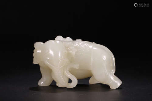 A HETIAN JADE ELEPHANT SHAPED FIGURE