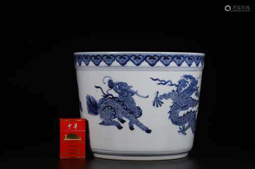 A BLUE AND WHITE DRAGON PATTERN CENSER