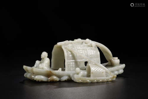 A HETIAN JADE BOAT SHAPED ORNAMENT