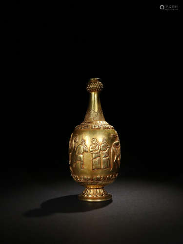 A GILT BRONZE  CHARACTER PATTERN VASE