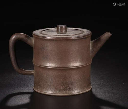 A PURPLE CLAY BAMBOO SHAPED TEA POT