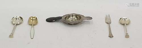 Small quantity of assorted silver to include Norwegian sterling silver and white enamel spoon,