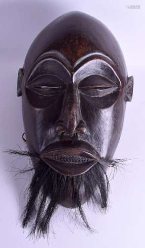 A LARGE EARLY 20TH CENTURY AFRICAN BEARDED HARDWOOD