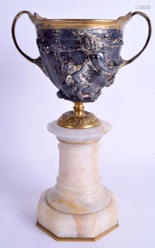 AN ANTIQUE TWIN HANDLED SILVER PLATED CLASSICAL VASE.