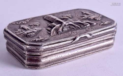 A 19TH CENTURY SOLID SILVER SNUFF BOX, decorated with