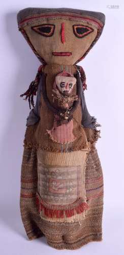 AN UNUSUAL 1970S PERUVIAN CHANCAY FUNERARY DOLL. 53 cm