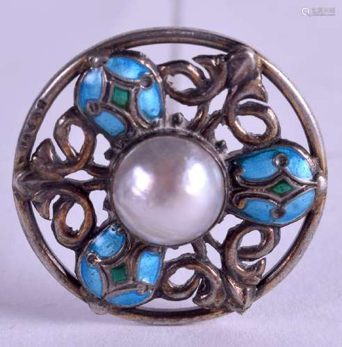 AN EARLY 20TH CENTURY SILVER ENAMEL HAT PIN, the