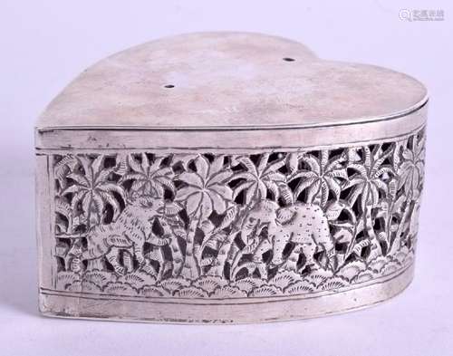 A SOLID SILVER INDIAN RETICULATED HEART SHAPED BOX,