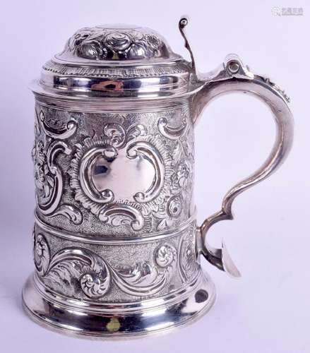 A GEORGE II SILVER TANKARD. London 1751. 20.7 oz. 19 cm