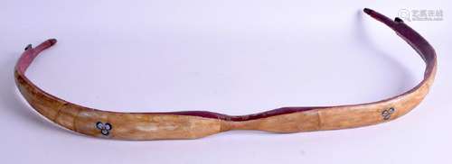 A TURKISH LACQUERED HUNTING BOW possibly 18th century.