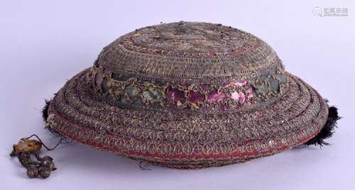 A 19TH CENTURY MIDDLE EASTERN SILK WORK HAT. 25 cm