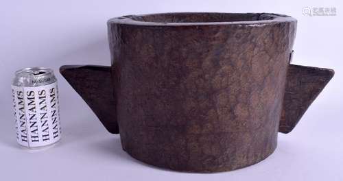 A VERY LARGE 18TH/19TH CENTURY TREEN TWIN HANDLED