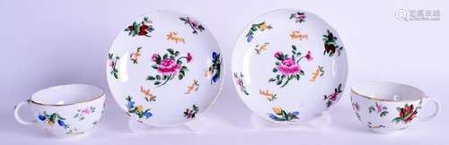 A PAIR OF 19TH CENTURY RUSSIAN IMPERIAL PORCELAIN CUPS