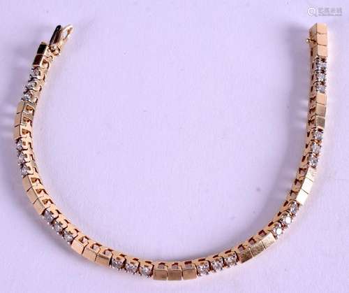 A 14CT GOLD AND DIAMOND SECTIONAL BRACELET diamond