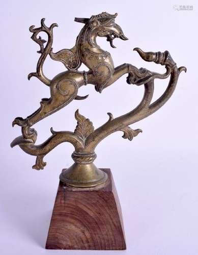 AN 18TH CENTURY INDIAN BRONZE ASIAN FIGURE OF A LEAPING