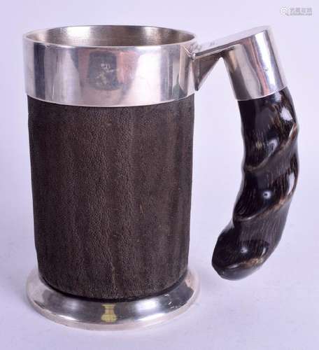 A SOLID SILVER SHAGREEN AND HORN MOUNTED TANKARD,