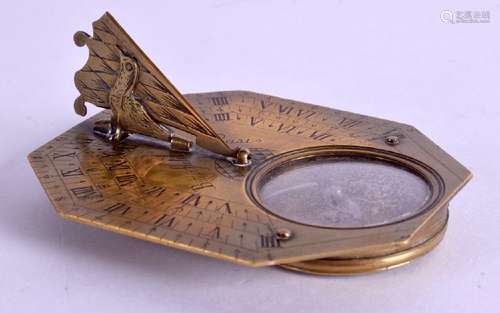 A FINE 17TH/18TH CENTURY BRASS COMPASS/SUNDIAL by