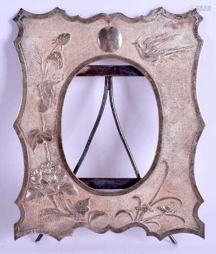 A 19TH CENTURY CHINESE EXPORT SILVER PHOTOGRAPH FRAME.