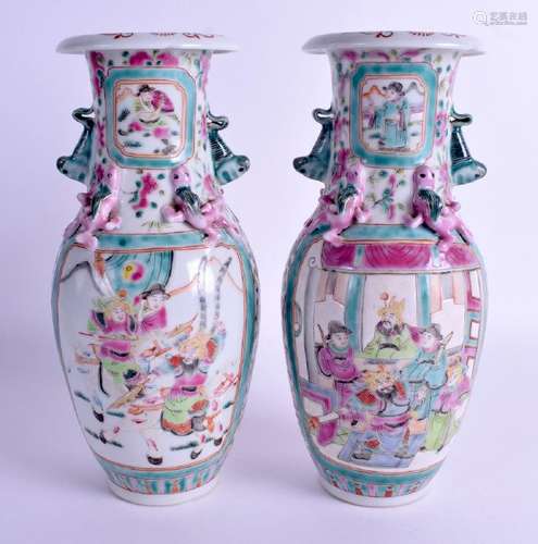 A PAIR OF EARLY 20TH CENTURY CHINESE FAMILLE ROSE VASES