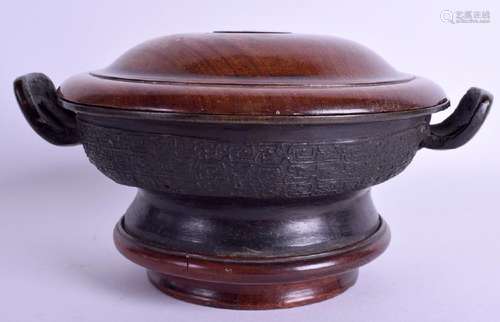 AN 18TH CENTURY CHINESE TWIN HANDLED BRONZE CENSER with