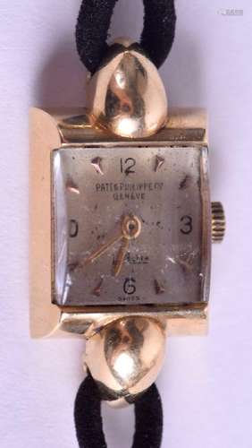 A VINTAGE 18CT GOLD PATEK PHILLIPE WRISTWATCH. 1.5 cm x