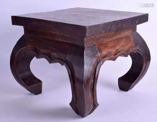 AN EARLY 20TH CENTURY CHINESE HARDWOOD STAND of