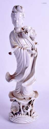 AN EARLY 20TH CENTURY CHINESE BLANC DE CHINE FIGURE OF