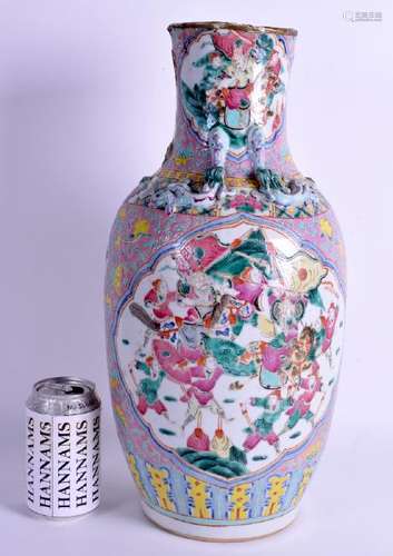 A LARGE 19TH CENTURY CHINESE CANTON FAMILLE ROSE