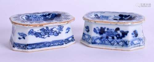 A PAIR OF 18TH CENTURY CHINESE EXPORT BLUE AND WHITE