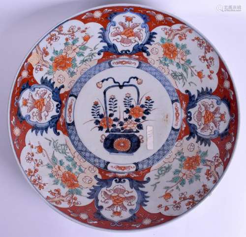 A LARGE 19TH CENTURY JAPANESE MEIJI PERIOD IMARI