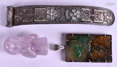 A 19TH CENTURY CHINESE SILVER MOUNTED JADEITE PENDANT