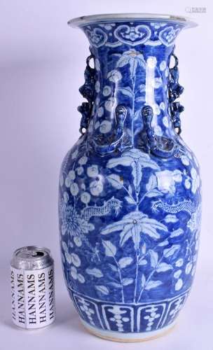 A LARGE 19TH CENTURY CHINESE BLUE AND WHITE VASE Kangxi