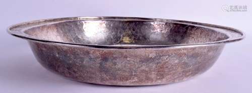 A LARGE 19TH CENTURY CHINESE SILVER BOWL Qing,