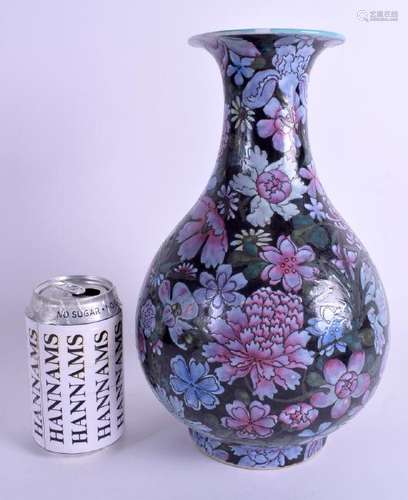 A 19TH CENTURY CHINESE FAMILLE ROSE YUHUCUMPING VASE